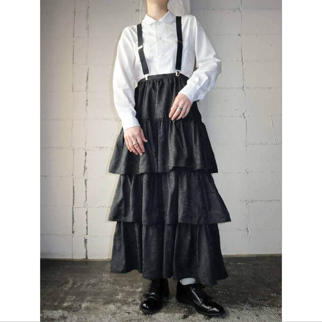 吉祥寺 古着屋 Orfeoのインスタグラム：「Vintage Tiered Skirt Style  #orfeo #kichijoji #tokyo #vintage #used #fashion #coordinate #outfit  掲載商品のお問い合わせはメールにて承っております。コメント、DMでのお問い合わせは受け付けておりませんのでご了承ください。」