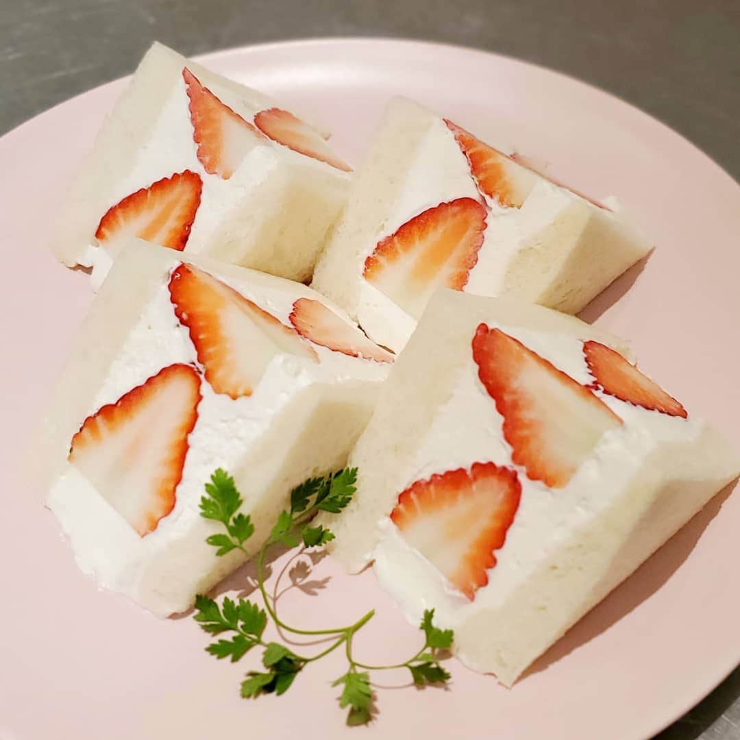 ミスター黒猫（黒猫仙人）のグルメインスタ