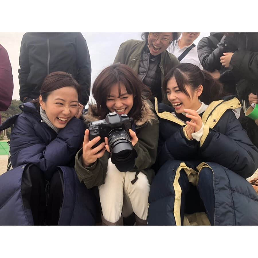 倉科カナさんのインスタグラム写真 - (倉科カナInstagram)「トクサツガガガの思い出^ ^✨ 今でも時々3人で集まったりします♡  そして、 最近の私は筋肉痛が、ずーーっと続いていて💦毎朝起きるのがしんどいぃ💦💦 でも、今やれる事はやっておくー😖💦 #木南晴夏 #小芝風花 #トクサツガガガ」1月11日 12時30分 - kanakurashina_official