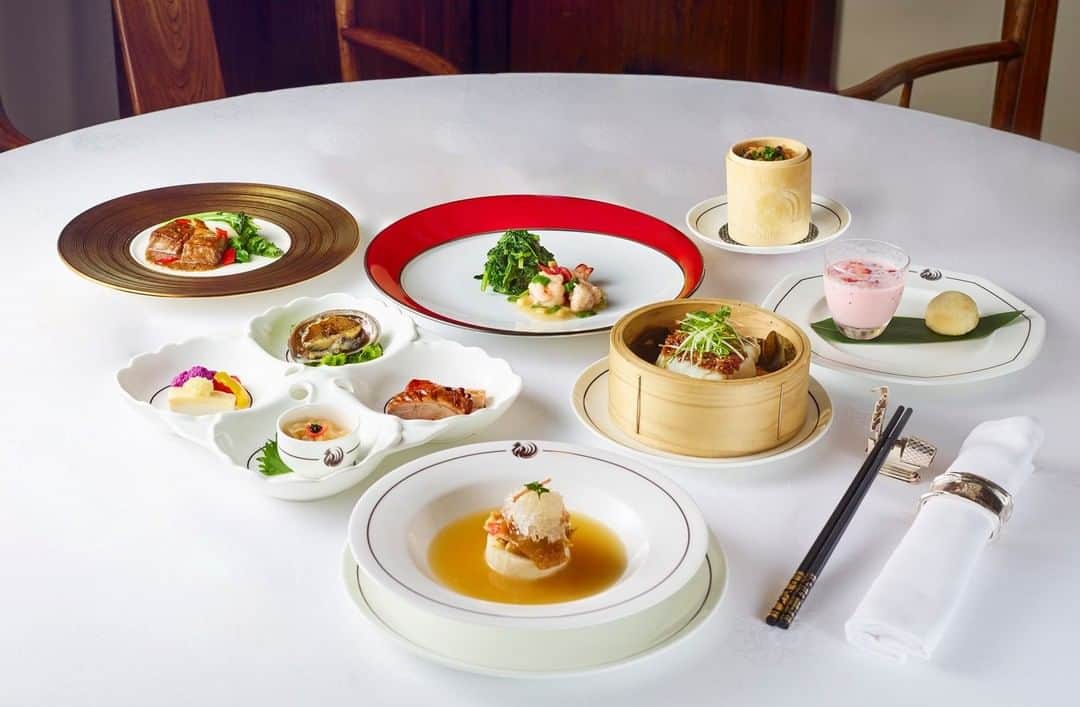 のインスタグラム：「中国料理「ヘイフンテラス」では、1月25日（土）と26日（日）のみ、「春節特別メニュー」をご用意。日本ならではの旬の食材を取り入れたお料理で、春節（旧正月）をお祝いしませんか？⠀ Welcome the Chinese New Year in style with traditional Cantonese menus at Hei Fung Terrace designed to bring luck and prosperity in the #YearoftheRat.」