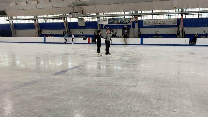 長洲未来のインスタグラム：「Adult nationals 2020? 😂 (I should probably stick to singles skating)」
