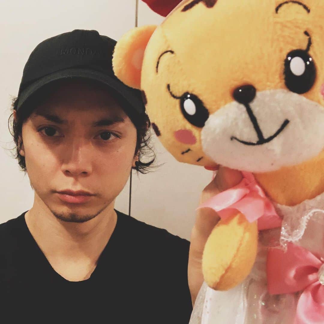 水嶋ヒロのインスタグラム：「#アンバサダー になった #3DCG映画しまじろう #しまじろうとそらとぶふね #しまじろう #はなちゃん」