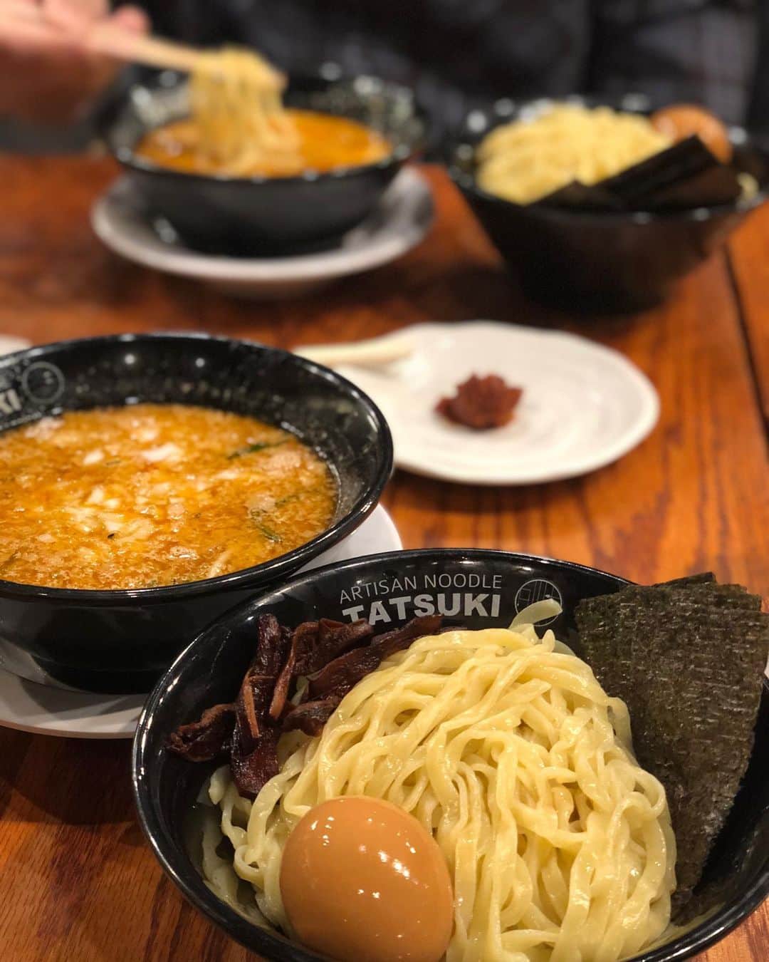 のインスタグラム：「Brisk weather calls for some soul warming food. If you’re into rich, full bodied, umami flavors don’t broth-er 🍜 going anywhere else! Come here for the tsukemen (dipping ramen), where you dip the noodles and coat it with the luscious broth. Slurpingly good!」