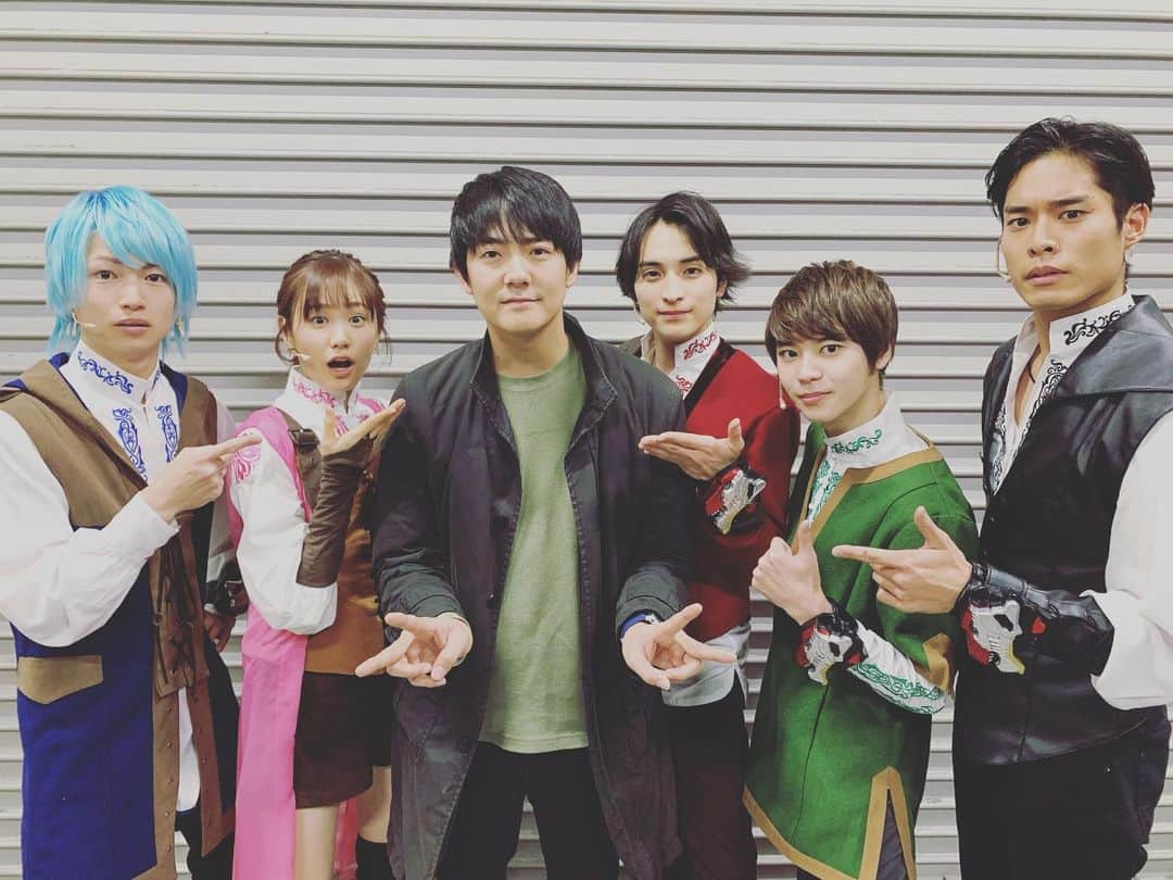 長田成哉のインスタグラム：「カッコ良かったなぁ、リュウソウジャー🤩夢があるなぁ。 #リュウソウジャー #Gロッソ」