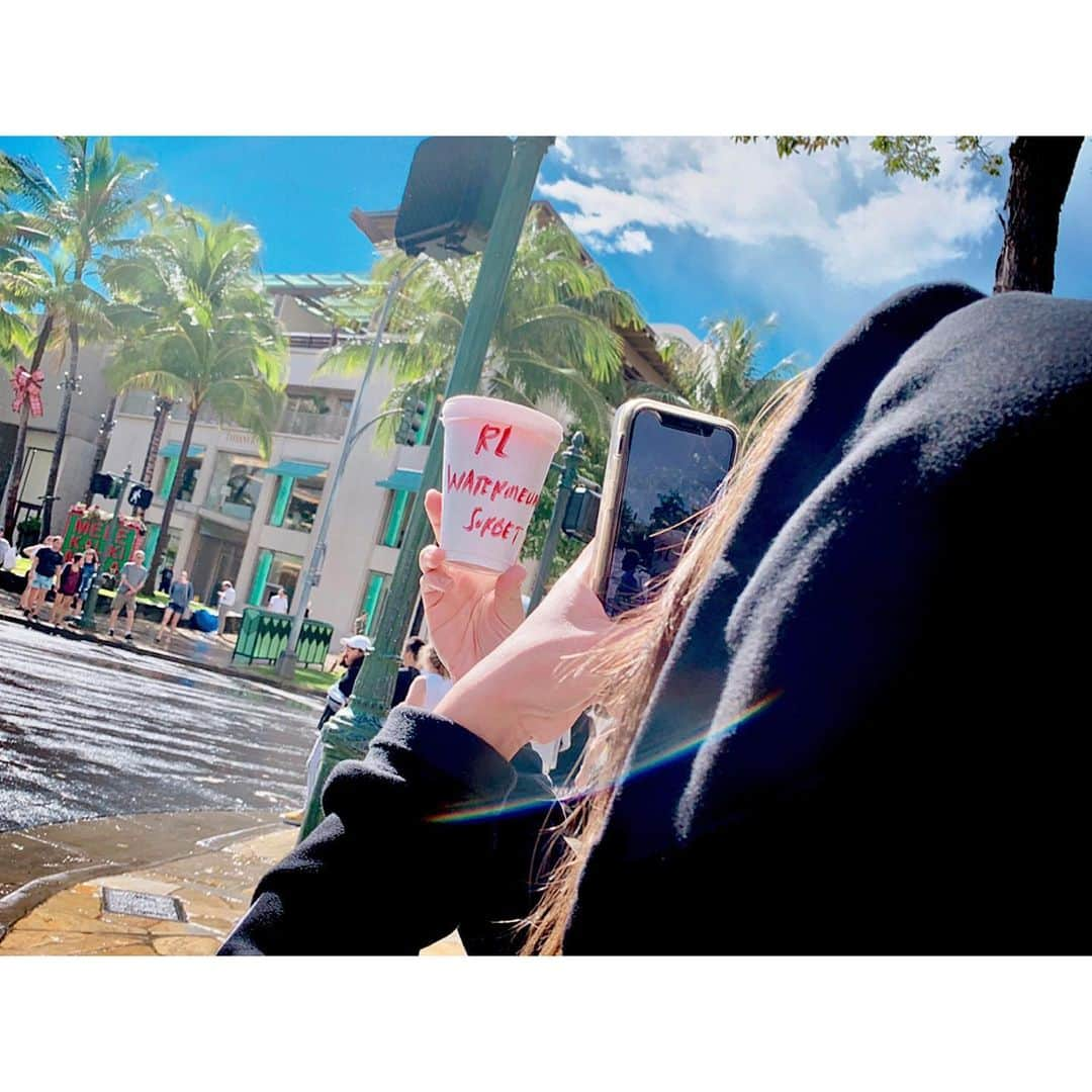 家原里佳さんのインスタグラム写真 - (家原里佳Instagram)「. . 2019➡︎2020🧸  in Hawaii🏝🧡 . . 毎日お買い物と暴飲暴食がセット🤗 初詣はハワイの出雲大社⛩へ行ってきたよー！！ . 久しぶりにこんなにも写真撮ったわ❤️ 沢山ストーリー見て下さってありがとうございました。 . さて、今年はどんな一年になるかな🥰✊🏻 . . #newyear #hawaii  #honolulu #2020 #travel #✈ #lanikaibeach #kailuabeach  #オアフ島 #pinkpillbox #shopping #rainbow #🌈🌈🌈🌈🌈🌈 #sunset_pics」1月11日 13時26分 - rikachi_1130