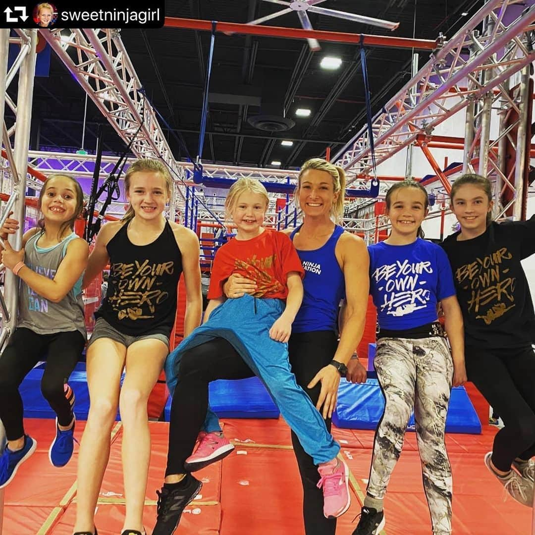 ジェシー・グラフさんのインスタグラム写真 - (ジェシー・グラフInstagram)「So excited to hang out with these little heroes at @ninjanation!  #onemillionheroes #ninjanation . #nextgenerationninjas #girlpower #notstrongforagirljuststrong #stronggirls #ninjakids」1月11日 13時27分 - jessiegraffpwr