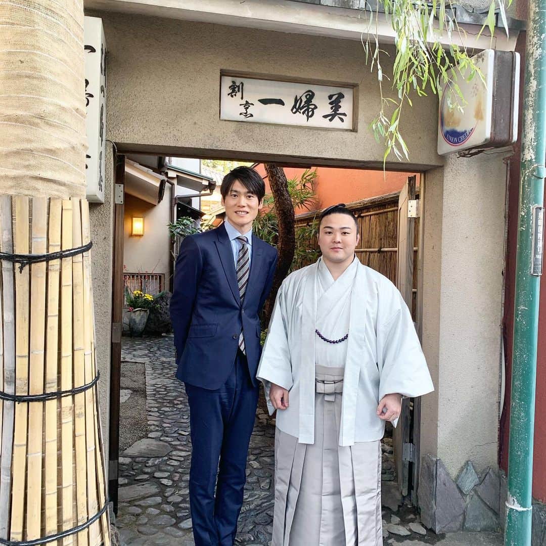 のインスタグラム：「先日「行列のできる法律相談所」のロケで炎鵬関とご一緒させて頂きました！とても優しくてさらにファンになりました！明日から初場所が始まりますが、炎鵬関頑張って下さい！  #行列のできる法律相談所 #炎鵬　関 #相撲」