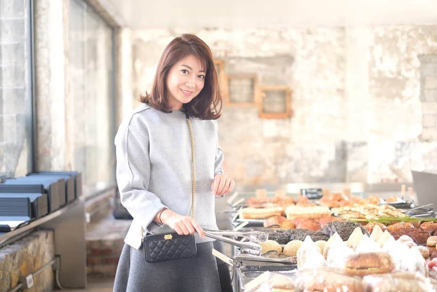 のインスタグラム：「onion🥐 ・ 初めての聖水。まわりは工場がいっぱいで、ちょっとびっくり。 とりあえずlunch。 #聖水#ソンス#onioncafe #韓国カフェ#韓国#seoulcafe #聖水カフェ#성수#성수카페」