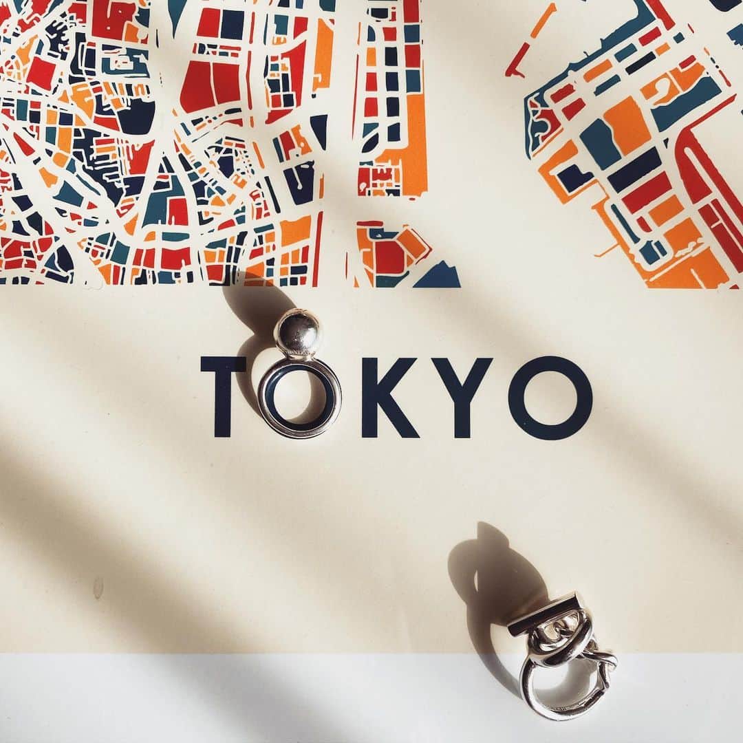 古谷有美さんのインスタグラム写真 - (古谷有美Instagram)「🗼 前の投稿と並べてみてくださいね。 みなさん穏やかな土曜日を。  #TOKYO#2020 #のっけてみました」1月11日 14時57分 - yuumifuruya