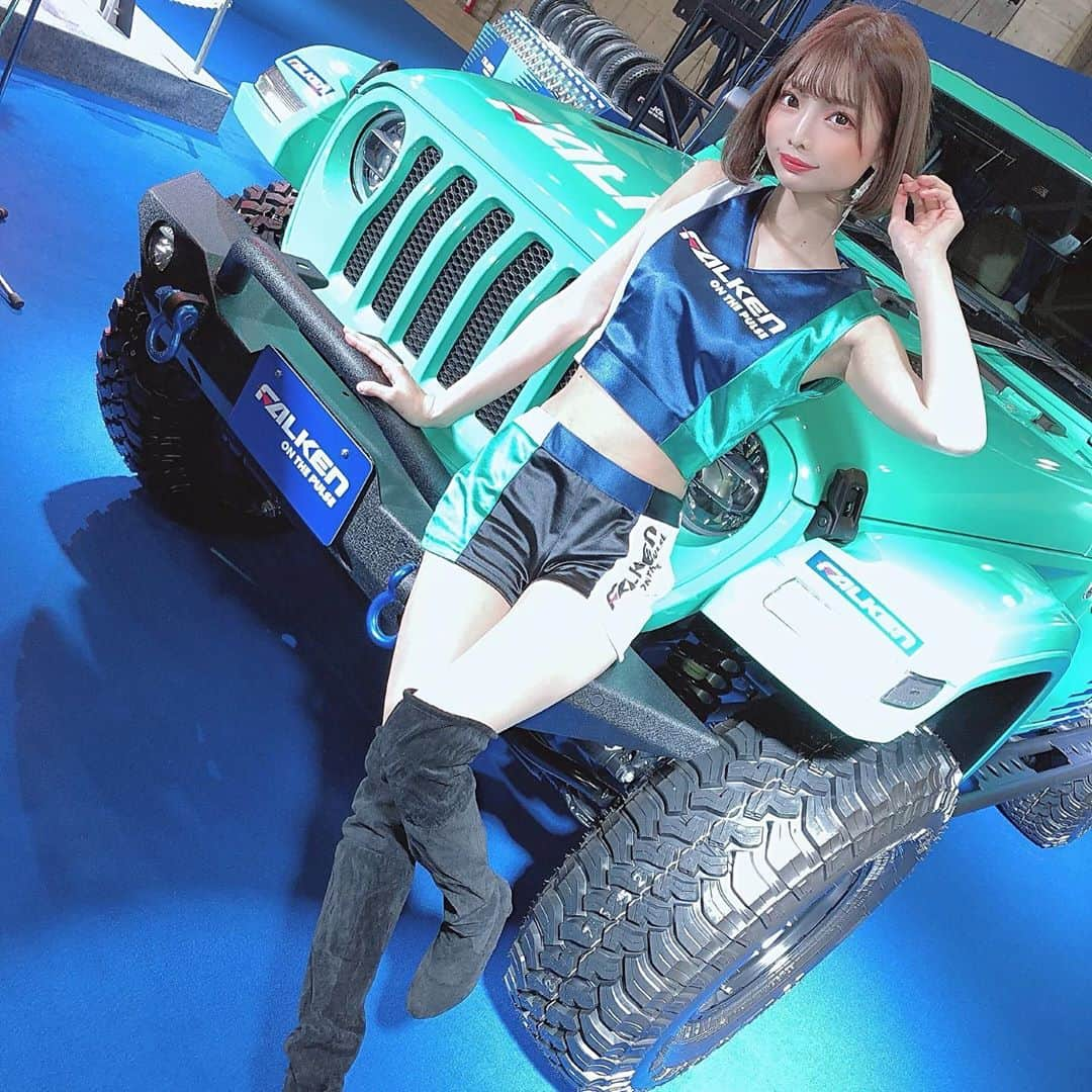 米倉みゆさんのインスタグラム写真 - (米倉みゆInstagram)「. #東京オートサロン2020 FALKENブース に米倉降臨💁‍♀️✨✨✨ . . 是非皆さん遊びに来てくださいね！ パンフレット手渡ししているので 受け取ってください🙇‍♀️💕💕 . . #falken #falkentires #falkentire  #東京オートサロン #東京オートサロンコンパニオン #キャンギャル #オートサロン #オートサロン2020 #TAS2020 #コンパニオン #レースクィーン #モデル #レースクイーン #車両 #車好き男子 #車好き女子 #車 #車好き #jeep #jeeplife #へそ出し #ノースリーブ #japanese #japanesegirl #japanesegirls #follow #followforfollowback #followｍe #japangirl」1月11日 14時57分 - yone__miyu630