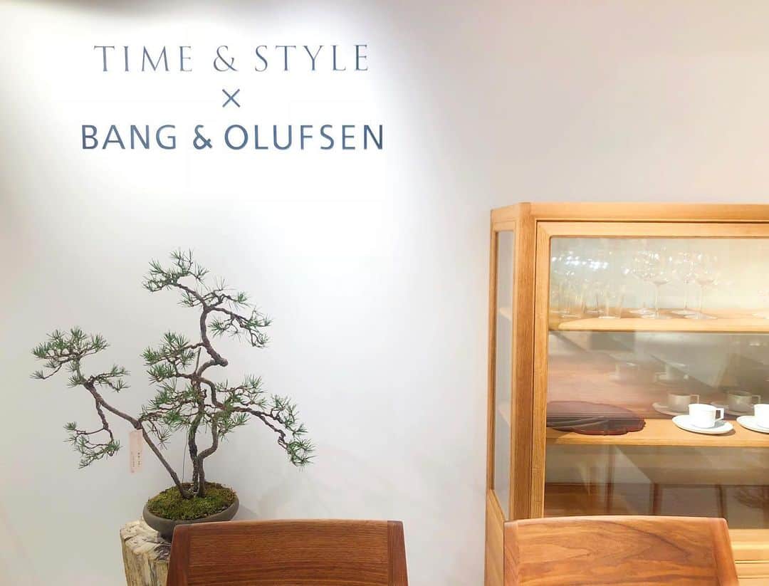 ISETAN PARK netさんのインスタグラム写真 - (ISETAN PARK netInstagram)「日本の伝統的な美意識の融合をテーマに家具やテーブルウェアを提案する＜タイムアンドスタイル＞と1925年デンマークで創業のオーディオブランド＜バング＆オルフセン＞のアイテムが調和した空間が登場🛋﻿ ﻿ ﻿ Time & Style﻿ 2020.01.08 wed - 2020.01.28 tue﻿ 本館5階＝センターパーク／ザ・ステージ#5﻿ ﻿ @timeandstyle.jp﻿ @bangolufsen﻿ @bangolufsen_isetan_shinjuku﻿ #家具 #テーブル #テーブルウェア #タイムアンドスタイル #オーディオ #バングアンドオルフセン #スピーカー #椅子 #インテリア #デザイン #イヤホン #音楽 ライフスタイル #ラグジュアリー #盆栽 #新宿 #伊勢丹 #新宿伊勢丹 #伊勢丹新宿 #伊勢丹新宿店 #TOKYO #SHINJUKU #ISETAN #bonsai」1月11日 15時07分 - isetan_shinjuku