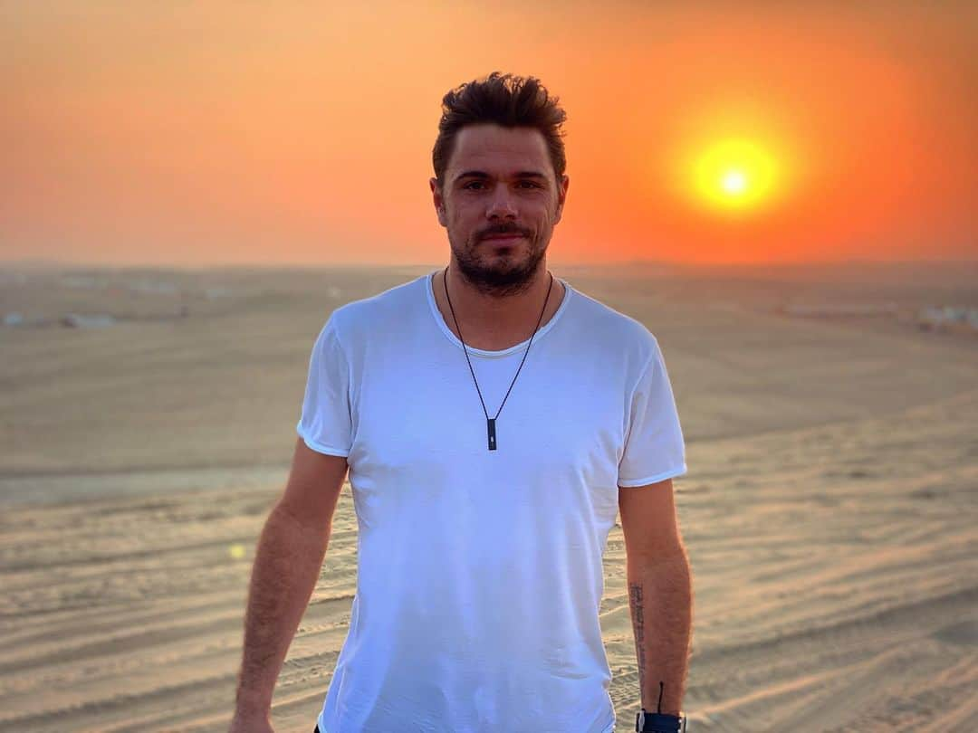 スタニスラス・ワウリンカさんのインスタグラム写真 - (スタニスラス・ワウリンカInstagram)「Never go too long without watching a sunset !!🙏🏻🌅🌴🐪☀️🧡 #sunset #sunsetlover #doha #peace #enjoy #beautiful #offtoaustralia」1月12日 1時09分 - stanwawrinka85