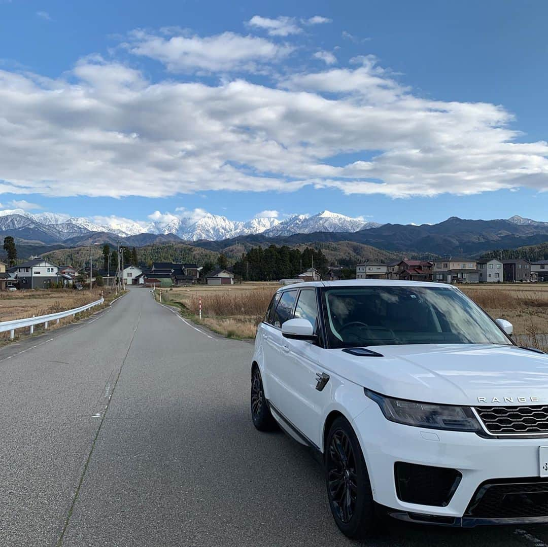 阿部友和さんのインスタグラム写真 - (阿部友和Instagram)「立山連峰×レンジローバー 🗻🗻🏔🏔🚘🚗 久しぶりに昼間天気良かったけん☀️リーグ再開まで充電してコンディションあげていこ🔥🔥🔥 #立山連峰 #レンジローバースポーツ  #iPhone11で撮ったらやばいんやろーね」1月11日 17時19分 - tomokazu_abe