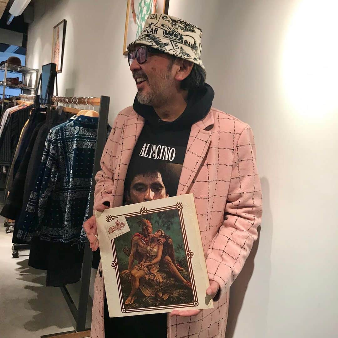 のインスタグラム：「#今日の1枚  #MALO #jorgesantana  #hat #jantiques #coat #supreme #parka #dolchandgabbana #blackdenim #auralee #danner #sophnet #eyeglasses  #白山眼鏡 #富士山#mensfashion #vinylcollection」
