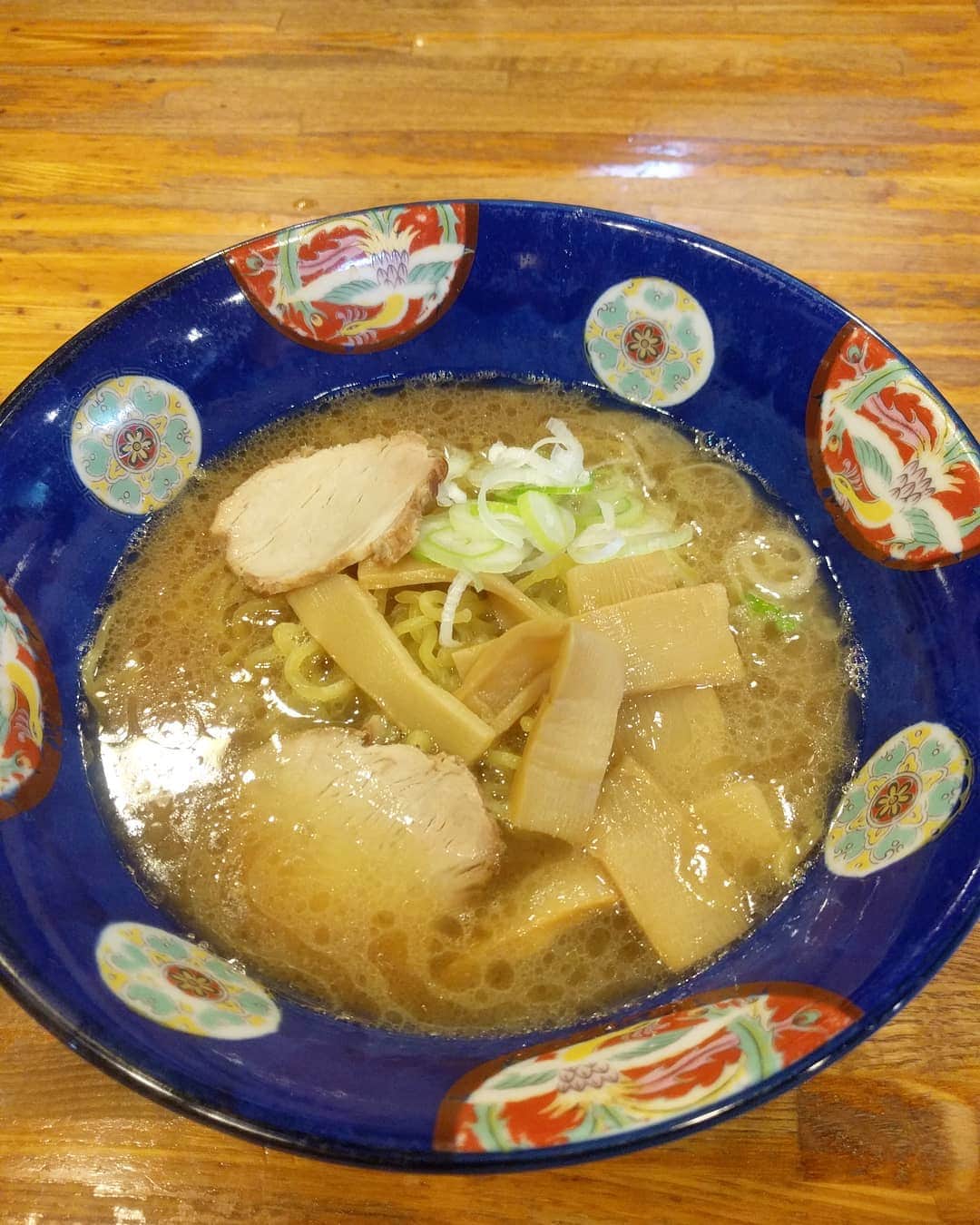 越中睦士のグルメインスタ