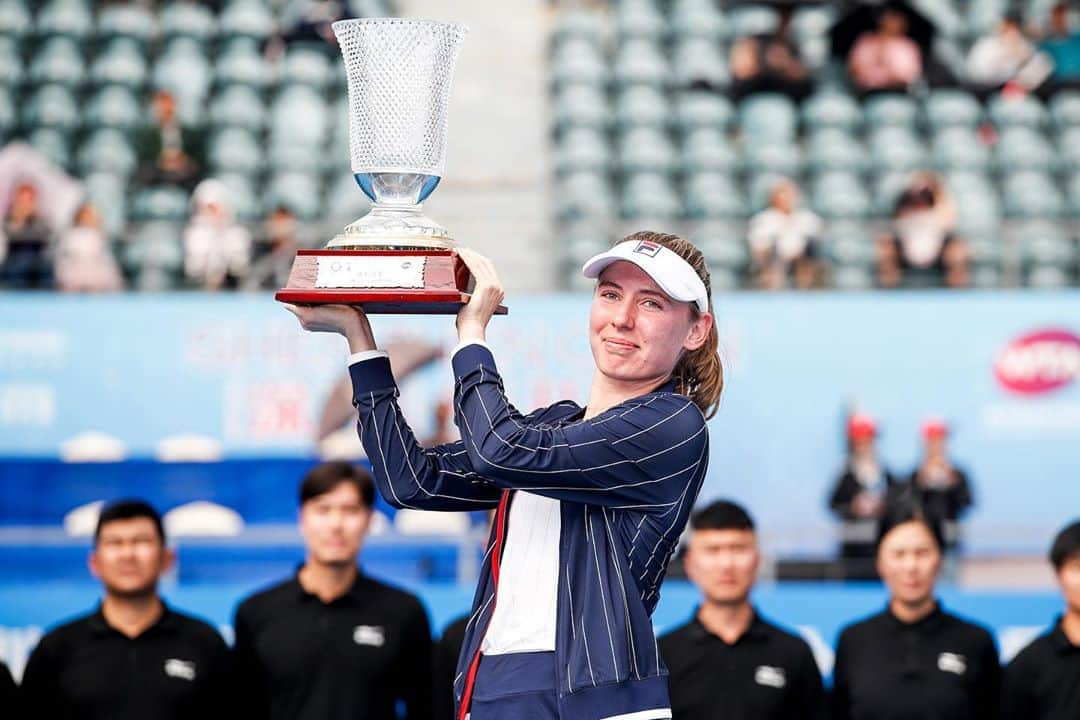 エカテリーナ・アレクサンドロワさんのインスタグラム写真 - (エカテリーナ・アレクサンドロワInstagram)「😍🏆 @shenzhenopen #shenzhenopen」1月11日 18時02分 - ekaterina_alexandrova94