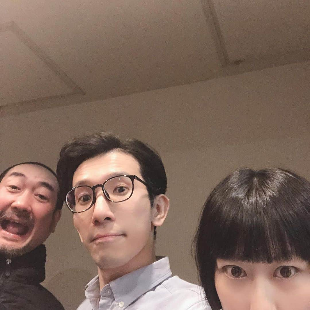 鳥居みゆきさんのインスタグラム写真 - (鳥居みゆきInstagram)「下北沢 本多劇場で公演中の 舞台 「伯父の魔法使い」観劇 ラブさんは いつも通りってかんじでした(よかったってこと それよりも赤井英和さんの存在感 本多劇場でやってます感がない気負ってないのがさすがだなと そしてかっけーかった 軽やかな台詞のなかにも重さがあって さすがナチュラリスト そして「伯父の魔法使い」が 「オズの魔法使い」になんか似てるなって 帰ってから気づいた」1月11日 18時11分 - toriimiyukitorii