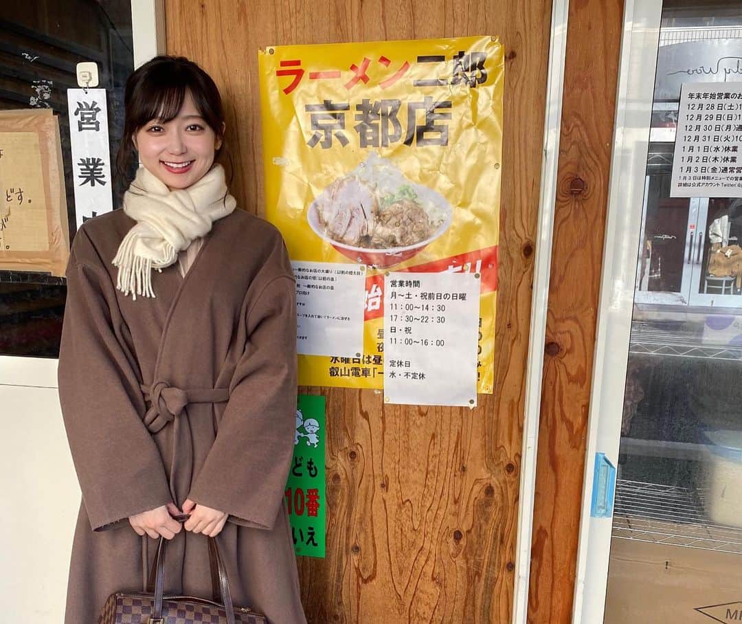 吉田悠希さんのインスタグラム写真 - (吉田悠希Instagram)「❤︎ ︎🍜ラーメン二郎報告🍜﻿ ﻿ 昨年末のことなのですが…﻿ #ラーメン二郎京都店 へ行きました！﻿ 遠征二郎は仙台のとき以来、2回目です🚄﻿ ﻿ ﻿ 12月の京都はとっても寒くて。﻿ 脂の乗ったチャーシューと﻿ こってり、脂多めなスープがより体に染み渡りました🤤﻿ ﻿ ﻿ やっぱり関東のラーメン二郎とは﻿ 麺やスープの味だけでなく、﻿ お店のシステムとか雰囲気も違っていて﻿ 並んでいる時から食べ終わるまで﻿ ずっとわくわく！楽しめました😆 ﻿ ﻿ ﻿ ﻿ #ラーメン二郎 ﻿ #ゆき二郎  #セントフォース ﻿ #吉田悠希」1月11日 18時13分 - yuki__yoshida__914