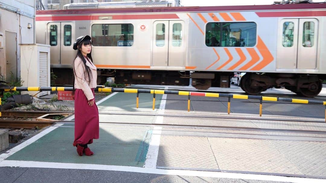 秋元るいさんのインスタグラム写真 - (秋元るいInstagram)「冬の屋外撮影、光が綺麗で本当に楽しい✨✨💕 . #マシュマロ撮影会　#等々力  #japanese #ポートレート #ポートレート撮影会  #155cmコーデ #今日のコーデ #ootd #ootdfashion #outfit #instafashion  #撮影会 #撮影会モデル  #ロケ撮影 #個撮 #個人撮影会  #リクエスト撮影  #モデル募集  #ポートレート #ポートレートモデル  #コスプレ #コスプレイヤー  #グラビア #ポートレートしま専科  #作品撮り  #東京カメラ部  #ポートレートモデル撮影 #カメラマンさんと繋がりたい #写真好きな人と繋がりたい #撮り鉄」1月11日 18時14分 - akimoto_rui
