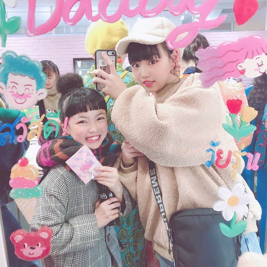 ゆずこあのインスタグラム：「昨日はレセプションパーティーに 呼んで頂いたので行って来たよ♡︎ᵎᵎᵎ かわいいが沢山だったー(✿´꒳`)ﾉ°+.* * * ラフォーレ原宿2F ホワイトギャラリー 1.10~1.22まで開催してるよ¨̮⑅*」