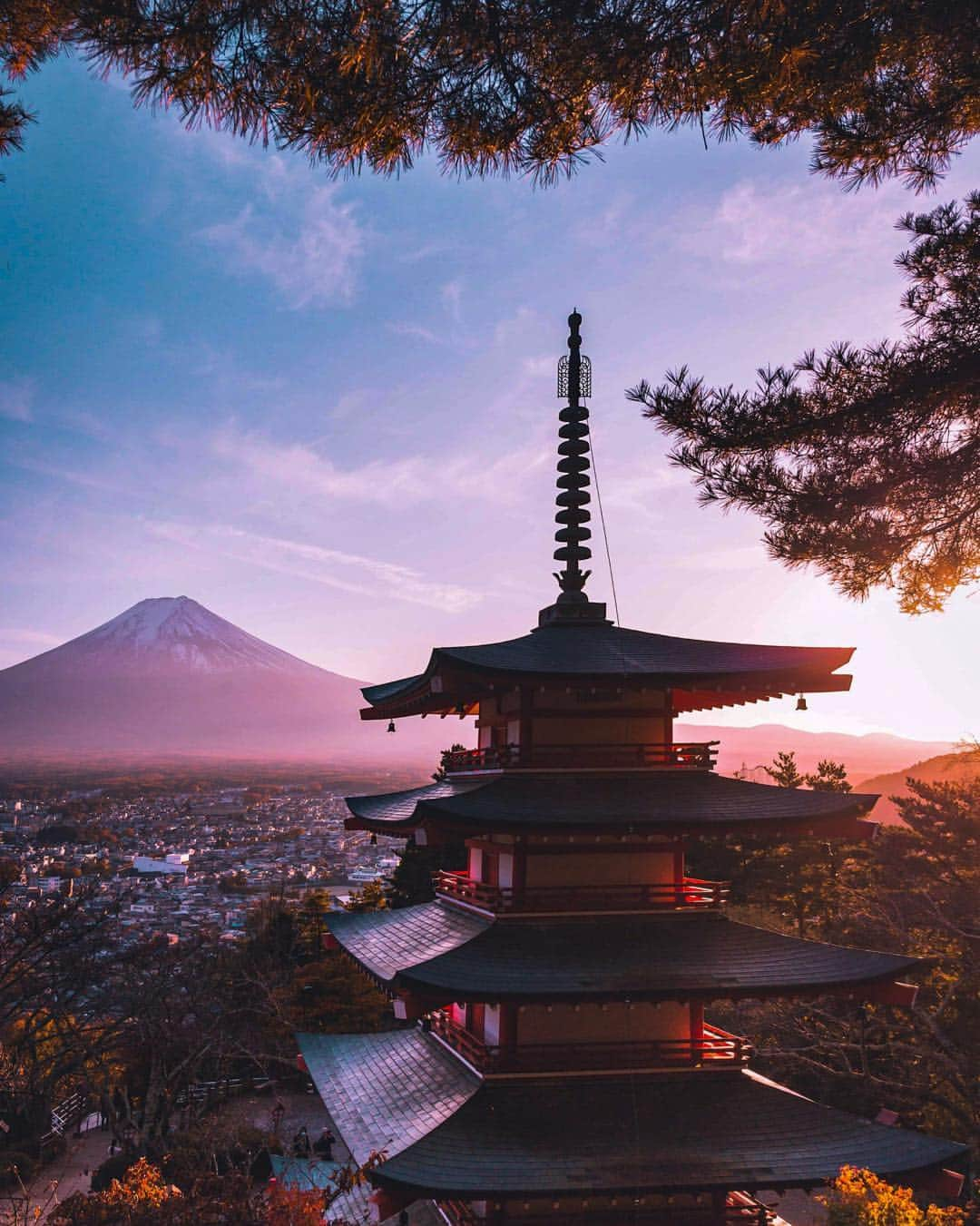 Valiant Language Schoolさんのインスタグラム写真 - (Valiant Language SchoolInstagram)「・ 📷: @Szikobakos ・ 📍: Arakura Fuji Sengen, Fuji Yoshida shi, Yamanashi Predecture | 山梨県富士吉田市新倉富士浅間神社 ・ Get your photo of Japan featured by using #valiantjapanese . .」1月11日 19時13分 - valiantjapanese