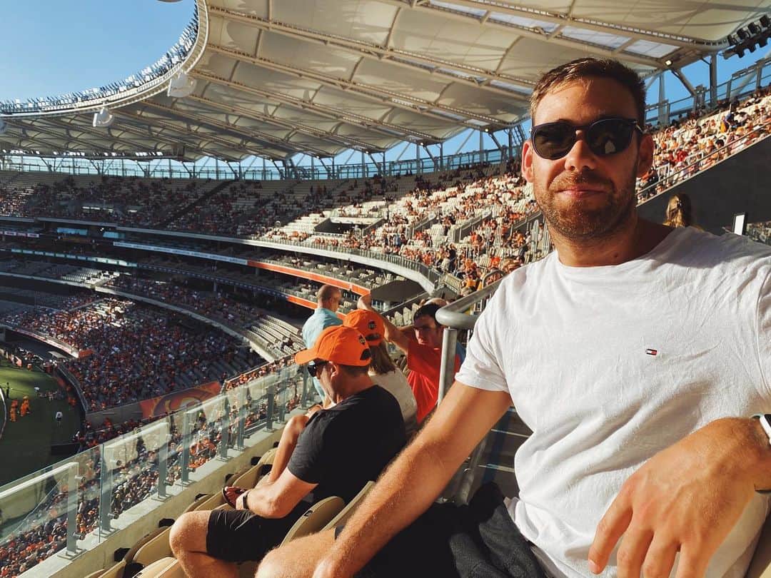 グラント・アーヴァインのインスタグラム：「Feeling the heat in a stadium full of orange #bbl09」