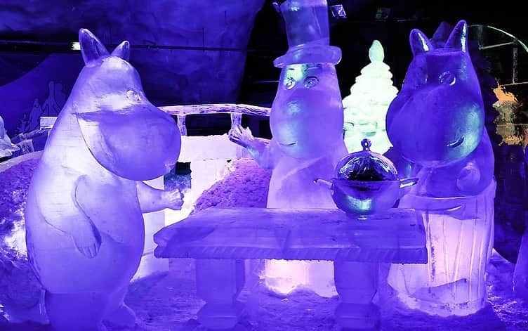 ムーミンさんのインスタグラム写真 - (ムーミンInstagram)「The *magical* Moomin Ice Cave is now open! 😍✨✨ Located 30 meters under ground, the #moominicecave is a reconstruction of a wintry #Moominvalley episode and includes 16 mesmerizing ice sculptures made by the world’s most renowned ice sculpting artists! And, lots of fun activities for the whole family.  Find out more at www.icecave.fi ✨」1月11日 19時58分 - moominofficial