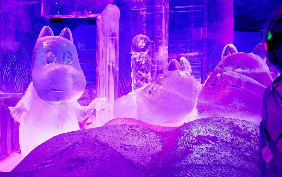 ムーミンさんのインスタグラム写真 - (ムーミンInstagram)「The *magical* Moomin Ice Cave is now open! 😍✨✨ Located 30 meters under ground, the #moominicecave is a reconstruction of a wintry #Moominvalley episode and includes 16 mesmerizing ice sculptures made by the world’s most renowned ice sculpting artists! And, lots of fun activities for the whole family.  Find out more at www.icecave.fi ✨」1月11日 19時58分 - moominofficial