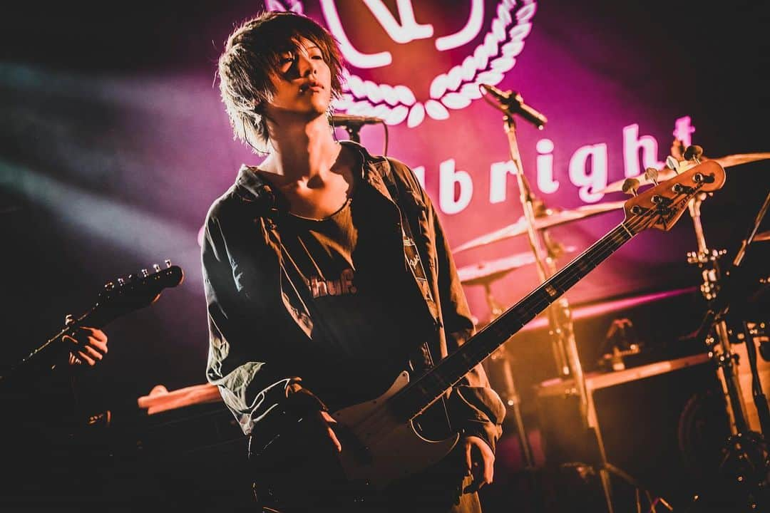 Novelbright（ノーベルブライト）さんのインスタグラム写真 - (Novelbright（ノーベルブライト）Instagram)「2020.01.10 @ 名古屋CLUB QUATTRO 『「EN.」-アンピリオド- RELEASE ONEMAN TOUR アンコール編』 初の東名阪クアトロワンマン2日目 ソールドアウトの最高の景色。 もっと名古屋が大好きになった1日でした！ 来てくれたみんな本当にありがとう！ ・ Photo : @rei01015  #novelbright #livephoto #名古屋 #quattro」1月11日 20時13分 - novelbright_jp