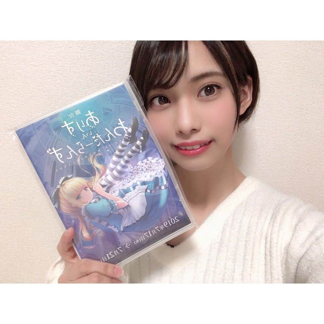 岡本尚子さんのインスタグラム写真 - (岡本尚子Instagram)「去年の7月に出演した舞台。﻿ #ありすいんわんだーらんず　﻿ のDVDを頂きました〜✨✨﻿ ﻿ みんなの手元にも届いてるかな🤭？✨﻿ ﻿ 是非是非感想お待ちしてますにゃ〜🐱 . #舞台 #dvd #中野ザポケット #ありす #猫田 #チェシャ猫」1月11日 20時46分 - naoko_04_04