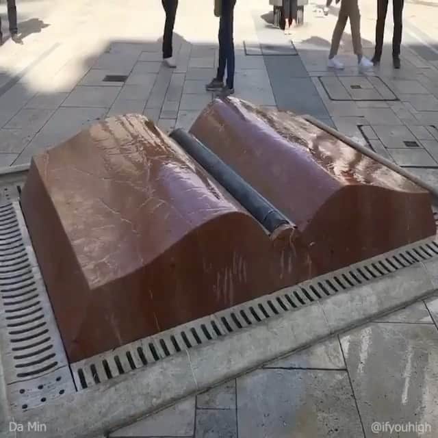 BeStylishのインスタグラム：「Open book 📖 fountain ⛲️ in Budapest  via @ifyouhigh 😍😍😍😍」