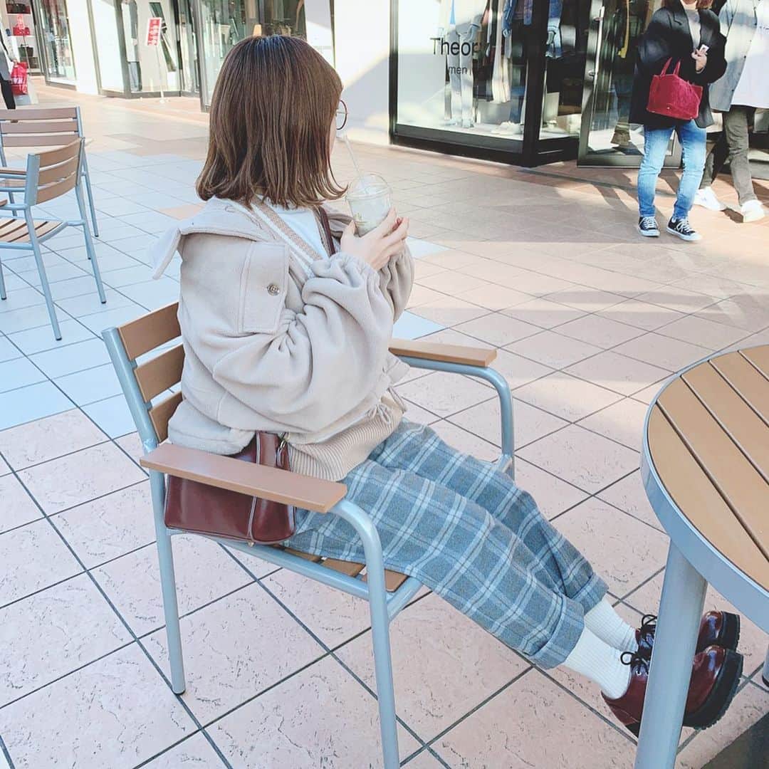 夏川愛実さんのインスタグラム写真 - (夏川愛実Instagram)「ㅤㅤㅤㅤㅤㅤㅤㅤㅤㅤㅤㅤㅤ ㅤㅤㅤㅤㅤㅤㅤㅤㅤㅤㅤㅤㅤ  初めて竜王のアウトレットに 行ってきました🐉 ㅤㅤㅤㅤㅤㅤㅤㅤㅤㅤㅤㅤㅤㅤㅤㅤㅤㅤㅤㅤㅤㅤㅤㅤㅤㅤㅤㅤㅤㅤ 今日の #私服 最近寒くて長ズボンはきがち、、あったかいんじゃ、、 ㅤㅤㅤㅤㅤㅤㅤㅤㅤㅤㅤㅤㅤㅤㅤㅤㅤㅤㅤㅤ  ㅤㅤㅤㅤㅤㅤㅤㅤㅤㅤㅤㅤㅤㅤㅤㅤㅤㅤㅤㅤ  outer、shoes @wego_official tops @niceclaup_official_  best @ludic_park #daisymerry  pants @gu_for_all_  ㅤㅤㅤㅤㅤㅤㅤㅤㅤㅤㅤㅤㅤㅤㅤㅤㅤㅤㅤㅤ ㅤㅤㅤㅤㅤㅤㅤㅤㅤㅤㅤㅤㅤㅤㅤㅤㅤㅤㅤㅤ ㅤㅤㅤㅤㅤㅤㅤㅤㅤㅤㅤㅤㅤㅤㅤㅤㅤㅤㅤㅤㅤㅤ #冬コーデ#コーデ#冬服#大学生コーデ #学生コーデ#今日のコーデ #wego#gu#niceclaup#プチプラコーデ#guコーデ  #低身長コーデ#148cmコーデ#バンツコーデ#チェックパンツ #ニットベスト#チルデンニット#ベストコーデ #ベージュコーデ#茶色コーデ#まるメガネ  #ローファー#ボブ#ショートボブ#ボブヘアアレンジ #竜王アウトレット#滋賀観光  ㅤㅤㅤㅤㅤㅤㅤㅤㅤㅤㅤㅤㅤㅤㅤㅤㅤㅤㅤㅤㅤㅤㅤㅤ」1月11日 21時32分 - ami_natsukawa