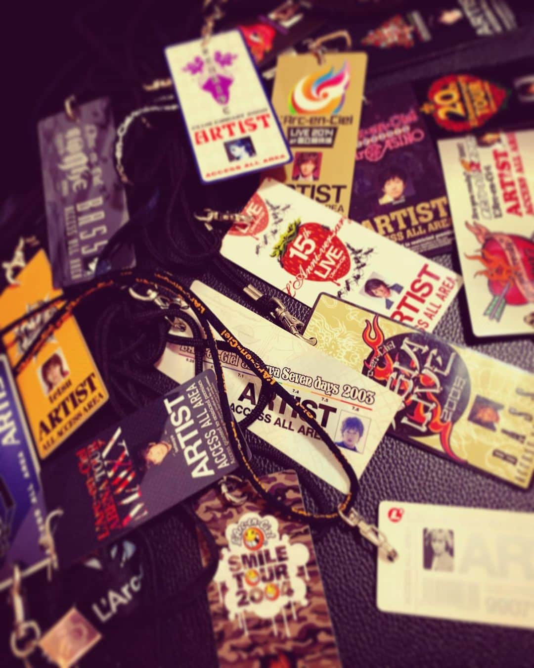 tetsuyaのインスタグラム：「歴代バックステージパス！1枚でも多く増えるといいね。 #larcenciel #tetsuya #ARENATOURMMXX #MMXX」