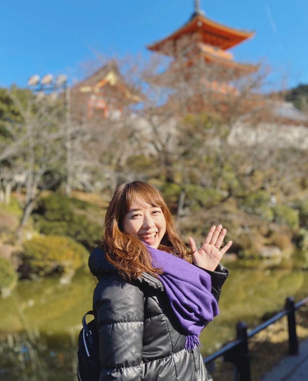 あいりさんのインスタグラム写真 - (あいりInstagram)「清水寺に行ってきました⛩🙌 ・ お正月明けてまだ間もないからか、かなり混んでいて、あまり観光はできなかったけど、しっかり満喫してきました🤗 ・ 昨日は雨が降っていて寒かったけど、今日は天気が良かったし、暖かくてよかった✨ ・ #清水寺 #京都 #京都観光 #京都旅行 #京都巡り #kyoto #kyotojapan #kyototravel #kyototrip #旅行 #観光 #寺」1月11日 21時55分 - airi_happy