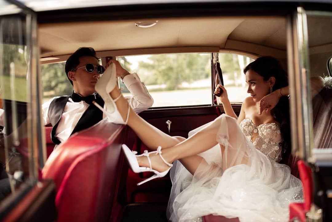 セリーナ・ジェイドのインスタグラム：「#whenstarmeetsmoon thank you to our dear friend Zhang Xi who took our wedding photos and my dear friend @edoardocaovilla for designing my sexy wedding shoes!」