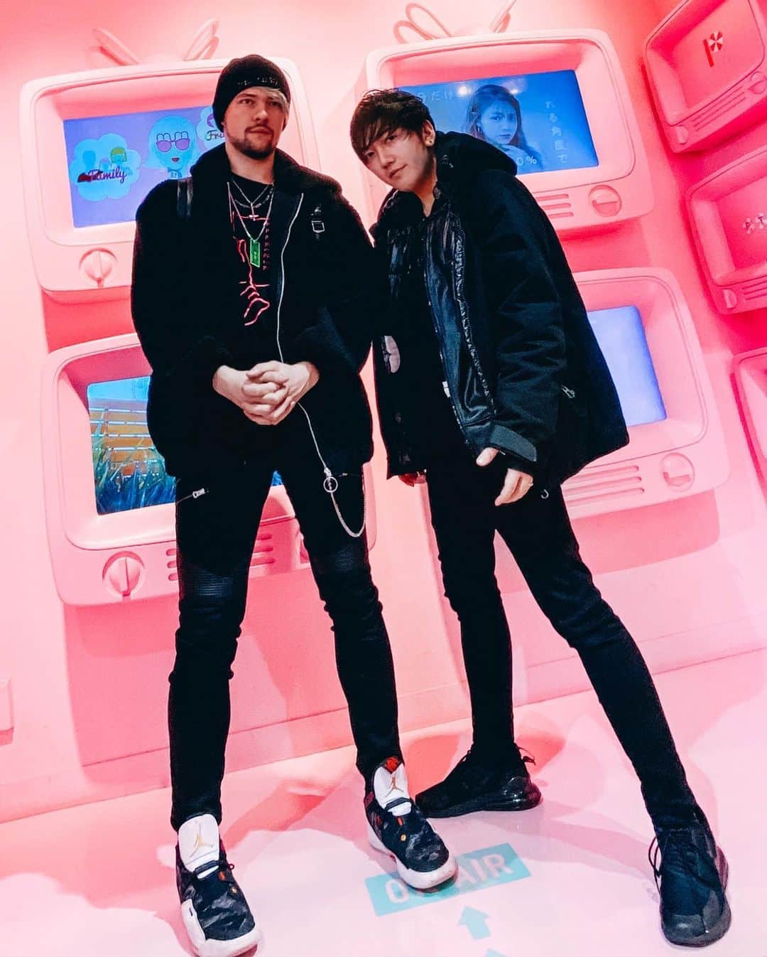 TeddyLoidのインスタグラム：「With Virtual Riot @officialvirtualriot  @tokyodisneyresort_official #TLVR #disneysea #morerumignon」