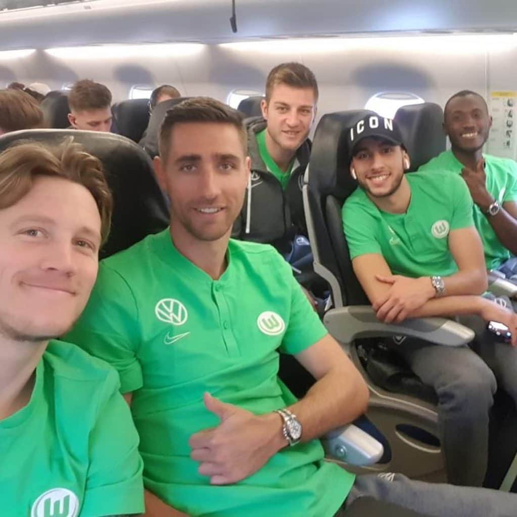 ロビン・クノッヘさんのインスタグラム写真 - (ロビン・クノッヘInstagram)「Trainingslager in 🇵🇹!⚽️🔥 #RK31 #VfLWolfsburg #einTeam」1月11日 22時14分 - robinknoche31