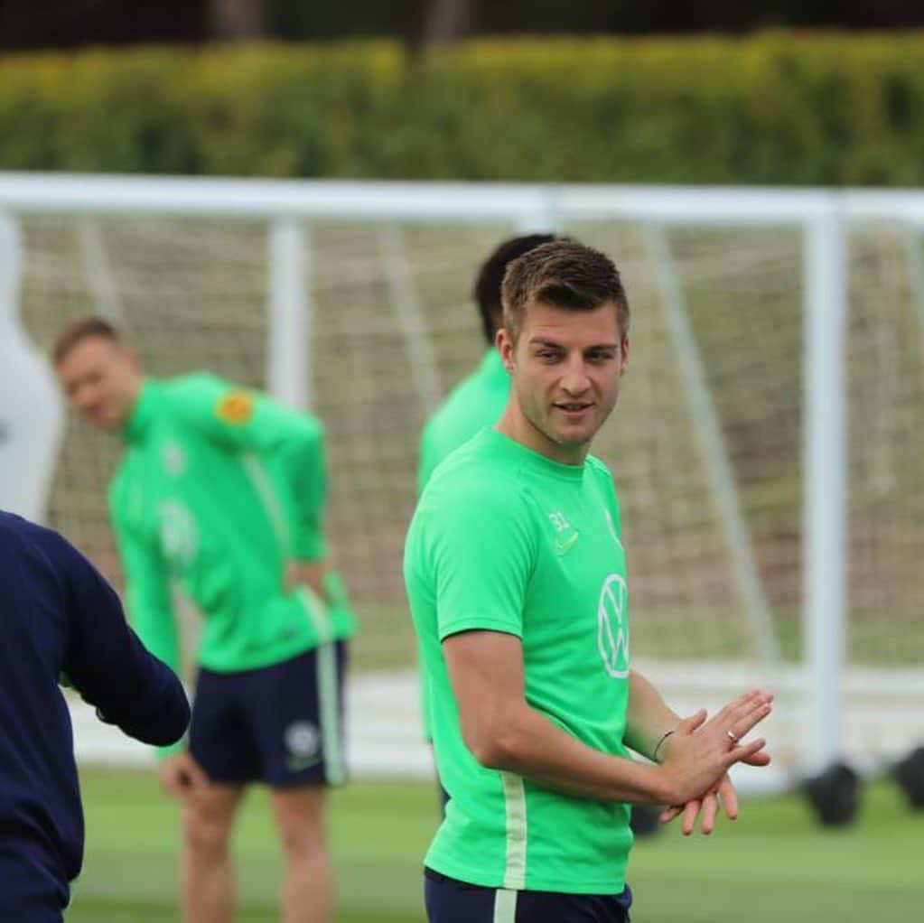 ロビン・クノッヘさんのインスタグラム写真 - (ロビン・クノッヘInstagram)「Trainingslager in 🇵🇹!⚽️🔥 #RK31 #VfLWolfsburg #einTeam」1月11日 22時14分 - robinknoche31