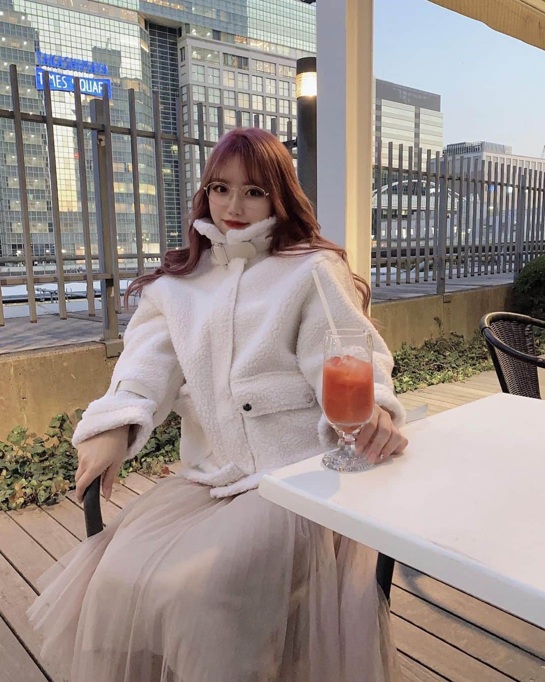 RIKAさんのインスタグラム写真 - (RIKAInstagram)「﻿ ずっとこういうアウター探してて﻿ やっと見つけた☃️☃️☃️ @7things.official ﻿ ﻿ 首まですっぽりであったかいから﻿ 絶対たくさん着る🧣📰❤︎﻿ この首のベルトの感じ超可愛くないか😿﻿」1月11日 22時24分 - fromrika