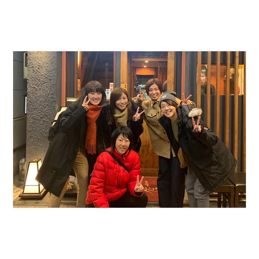 八坂芽依のインスタグラム：「プチ日ノ本会😊❤️⚽️in Tokyo #120期生 ぶっちゃけ話をしたり 今後の人生や、サッカーについてたくさん話せて楽しい時間でした！！ 来年はみんなで集まろう！ #日ノ本会 来年は初蹴り〜ご飯会🍖となります！！笑 . 集まってくれてありがとう😊 いっしーさんもありがとうございます😊」