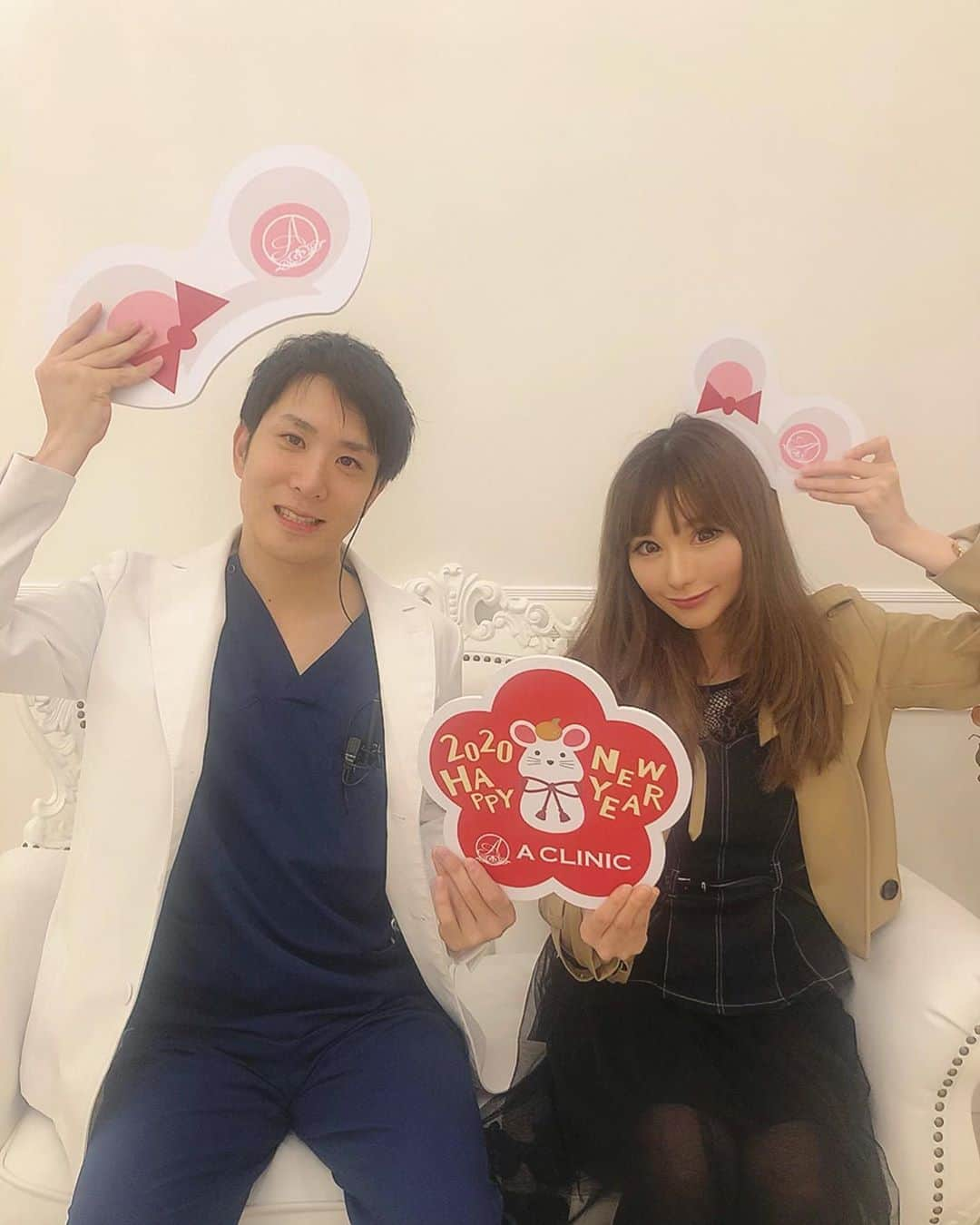 まさき沙耶さんのインスタグラム写真 - (まさき沙耶Instagram)「このあいだ、#ACLINIC銀座院 (@a_clinic_ginza )で#Aスレッド を受けてきたんだけど、 その時に糸でつくるたれ目もやってもらいました🥰💕. . 左右差があって、左目の方がつり目な気がしてたので経過がたのしみ💗嬉しい🧡. . #Aスレッド  も直後から全然腫れなくて即フェイスラインがすっきりしたんだけど、 担当の#谷口弘樹先生 (@dr.taniguchi )がめちゃくちゃ優しく天才なので、悩んでる方おすすめです🥇✨. . またbefore→After載せるね🍓. #ACLINIC #ACLINIC銀座 #Aスレッド #たれ目 #たれ目形成」1月11日 22時57分 - saya_masaki