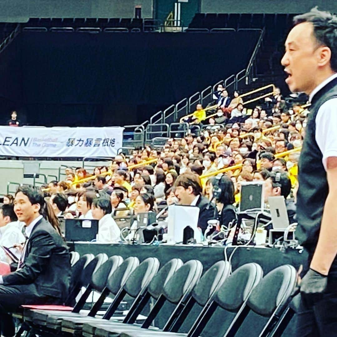 Saschaさんのインスタグラム写真 - (SaschaInstagram)「#バスケットボール #天皇杯 準決勝アリーナMCを担当しました！ 今年は男子準決勝だけの担当なので明日はありませんが、MCを見に来てくださった方が何人もいらっしゃって嬉しかったです！担当した2試合とも面白くてアナウンスしながら興奮してました！」1月11日 22時50分 - sascha348