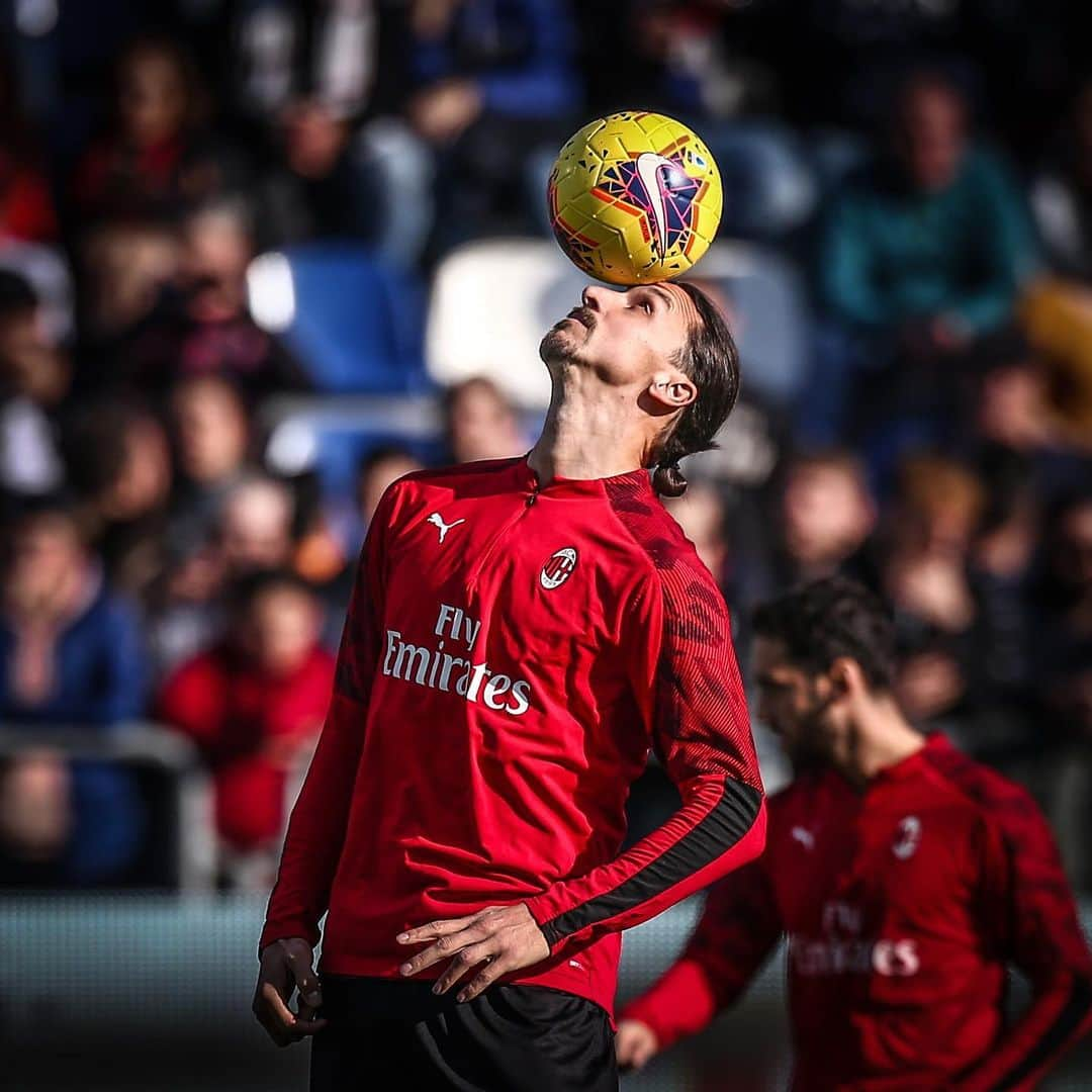 ACミランさんのインスタグラム写真 - (ACミランInstagram)「@iamzlatanibrahimovic is ready for #CagliariMilan  #SempreMilan」1月11日 22時50分 - acmilan