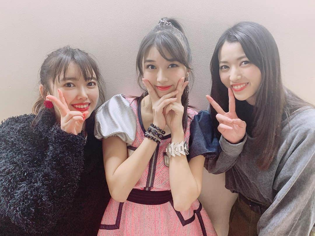 牧野真莉愛さんのインスタグラム写真 - (牧野真莉愛Instagram)「♡ ♡ ❤矢島舞美さん❤💙中島早貴さん💙 （2020.1.11🐰中野サンプラザ） ♡ ♡  #矢島舞美 さん❤ #中島早貴 さん💙」1月11日 22時54分 - maria_makino.official