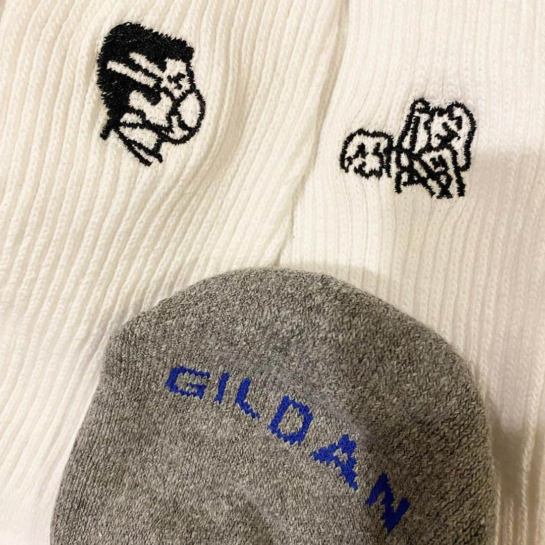 本田みずほさんのインスタグラム写真 - (本田みずほInstagram)「可愛い靴下買った💕🧦💕 左右の絵が違うんだけど マスク付ける説明と 鼻うがいする説明の刺繍だって😉 可愛いね💕」1月11日 22時55分 - mizuhonda0422