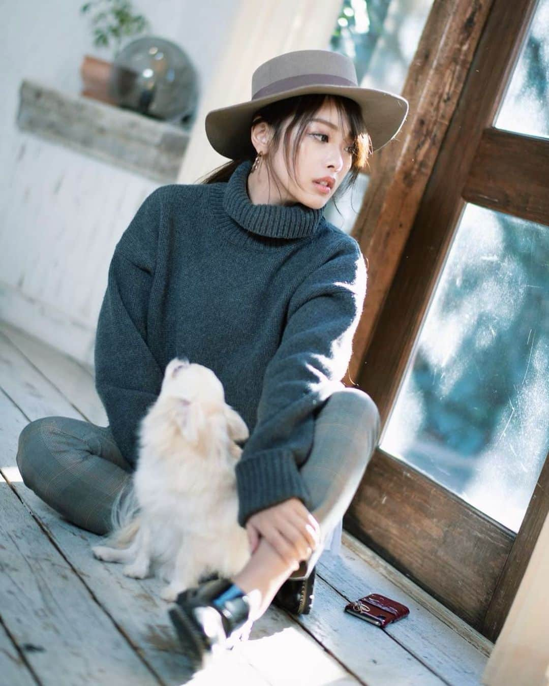 白石ゆうかさんのインスタグラム写真 - (白石ゆうかInstagram)「こんな顔してるけど本当は愛犬にメロメロです(◜௰◝) . . .  #ポートレート #portrait #写真好きな人と繋がりたい #写真撮ってる人と繋がりたい #ファインダー越しの私の世界 #model #撮影 #pic #picture #picoftheday  #写真 #love #like #東京カメラ部 #ポートレート女子 #follow #followme #instagood #photoofthday #photography #japan #japanese #photo」1月11日 22時56分 - shiraishi_yuuka