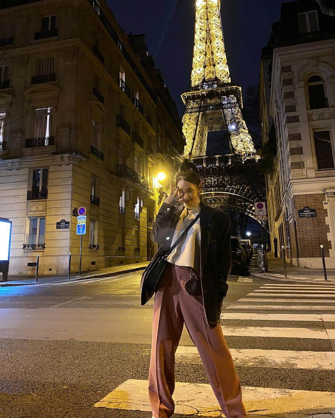 MINA MYOUNGさんのインスタグラム写真 - (MINA MYOUNGInstagram)「My paris💙❤️」1月11日 23時00分 - minamyoung