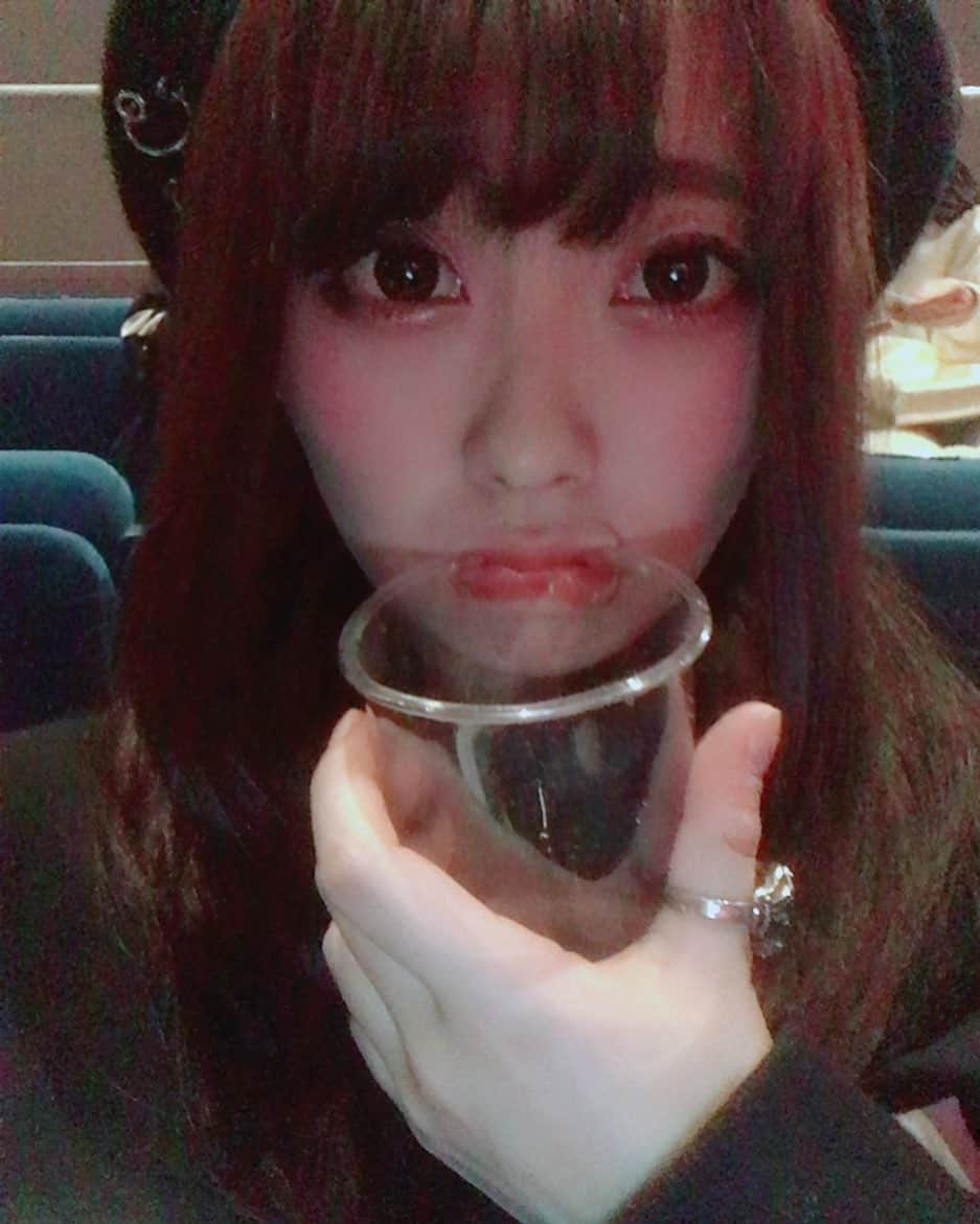 樹智子さんのインスタグラム写真 - (樹智子Instagram)「ほろ酔いの1杯 レアだよ💋 何ヶ月ぶりだろう？ . . . 愛して愛して愛して🥺 .  #自拍 #模特 #粉我 #몸스타그램 #japanesegirl  #赞 #时装 #我的最愛 #照片  #你好 #粉我 #ミオヤマザキ  #横浜アリーナ #メンヘラ」1月11日 23時40分 - tomocomch