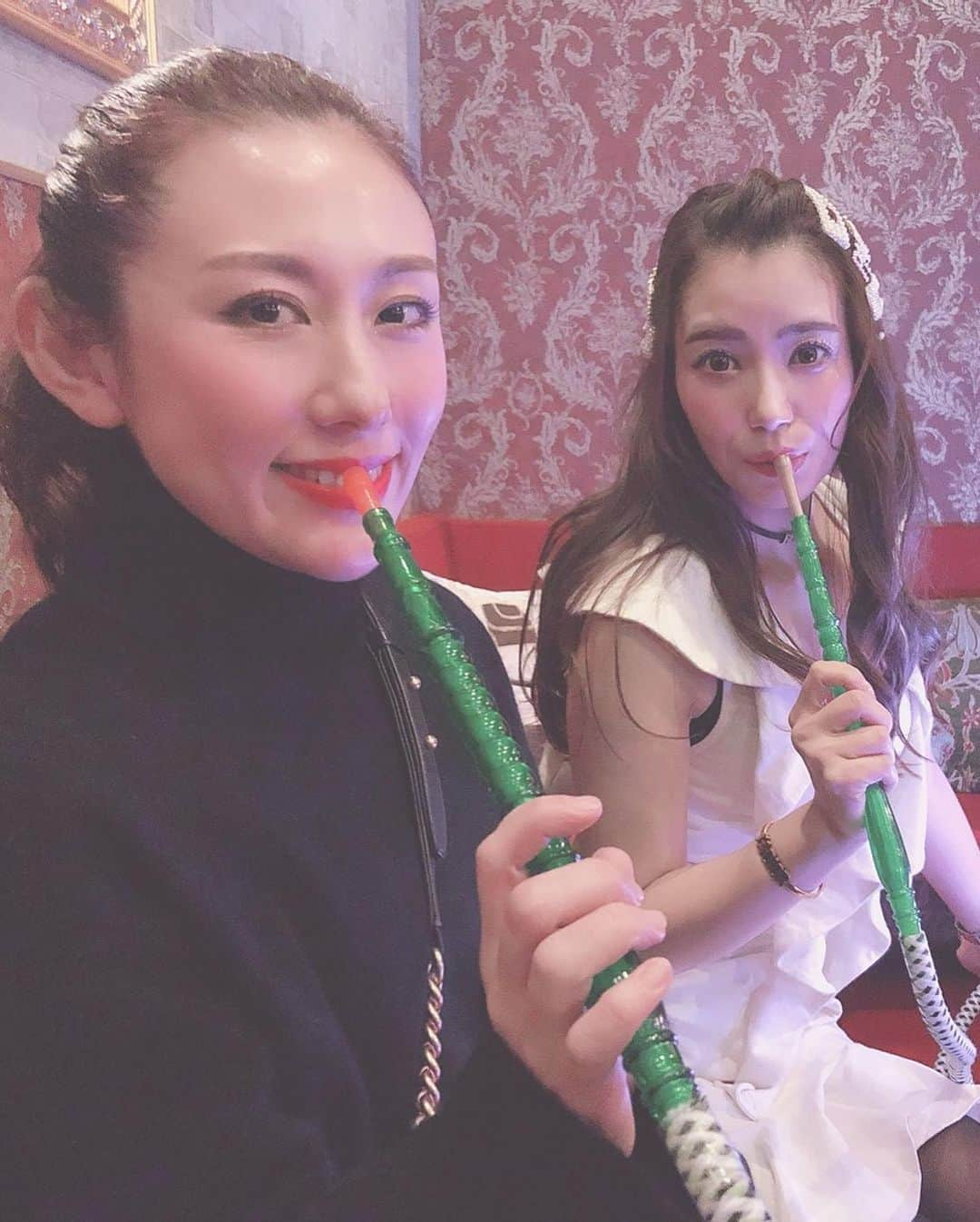 中村かなさんのインスタグラム写真 - (中村かなInstagram)「名古屋栄にラグジュアリーなシーシャバー @pranasakae  1/15のグランドオープンに先駆けてレセプションパーティーがありました🎉🥳 私もお手伝いをさせていただきましたが、会場は大盛況で🥳✨ シーシャの人気ぶりにびっくり😳❣️ ・ フォトジェニックなケータリングは  @moeniwa 🍓🍋🍇 DJは @dj_kanbe 会場を盛り上げてくださいました🎶 ・ シーシャはつい最近初体験しまして💭 味も豊富でニコチンなしも選べるのでタバコを吸わない女子も安心だよ💗👍 1枚目のインスタ映えなタワーはフルーツのシーシャなのです🍋🍓🍌🍇 @pranasakae はVIPルームもありシャンパン、ワイン等アルコールメニューも豊富なラグジュアリー空間なのでバー使いにもよさそう🥂 ・ @pranasakae さん オープンおめでとうございます㊗️🍾 これから通わせていただきまーす😚✨ ・ ・ ・ ・ #シーシャバー #シーシャ #シーシャバー名古屋 #シーシャラウンジプラーナ #プラーナ #prana #party #pranasakae #nagoya #sakae #プラーナサカエ #フルーツシーシャ #フルーツ #錦 #バー #名古屋バー #名古屋シーシャバー #名古屋カフェ #名古屋カフェ巡り #fruits #photogenic #ig_japan #栄」1月11日 23時50分 - k777pime