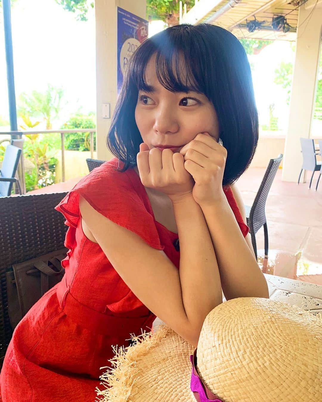 野村麻衣子さんのインスタグラム写真 - (野村麻衣子Instagram)「. 写真越しでも夏の空気を感じるお気に入り写真.......🌺 湿った空気の匂いが大好きなんだな🎐 . . 気がつけばもう1月！あっという間にあったかくなるぞ🏃‍♀️」1月12日 0時08分 - maikonomura102